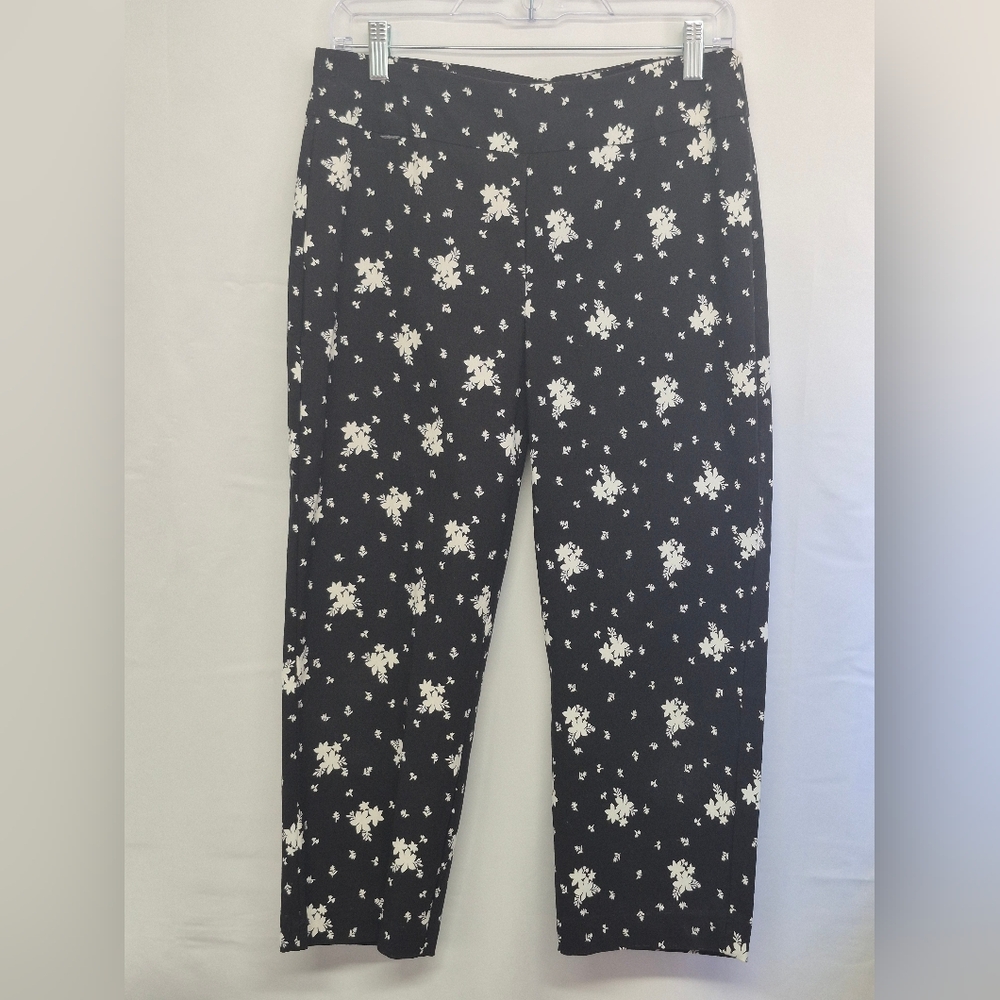GRACE The Perfect Fit– Black & White Floral Stretch Leggings – Women’s M